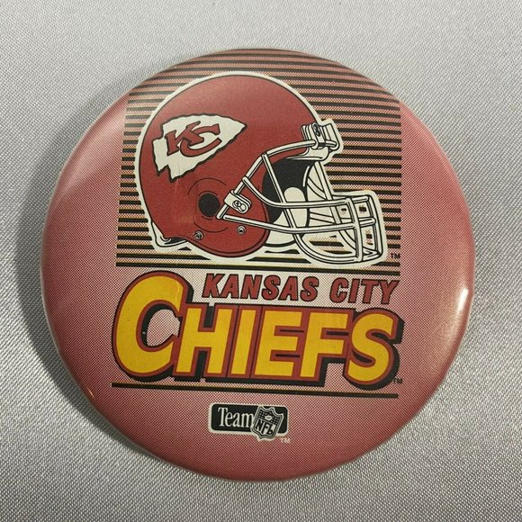 KC Chiefs Pin Button Vintage NFL Kansas City Rare - Picture 1 of 6